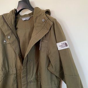 The North Face Women's Army Green Full Zip Hooded Jacket - large